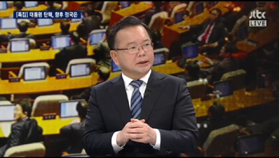 ▲김부겸 더불어민주당 의원이 박근혜 대통령 스스로 칩거해야 적절하다고 피력했다 © JTBC 방송 캡처